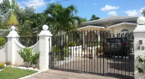 Kingston Studio Apartment - Image 2