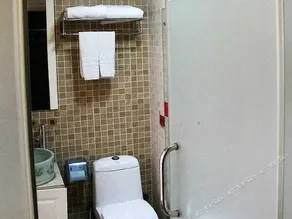 Longgang Business Hotel - Image 3