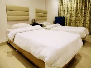 Hotel Anshu Grand - Image 5