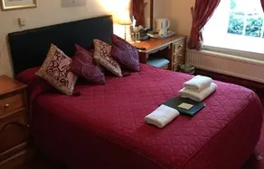 Woodfield House - Image 5
