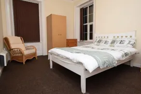 Oakenrod House - Image 3