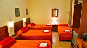 Hostal Tirso Plaza - Image 4