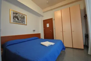 Hotel Pacific - Image 4
