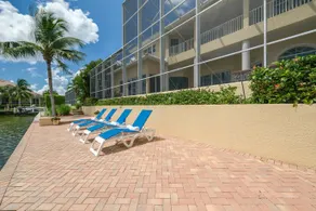 123 Landmark Street Holiday home 4 - Image 1