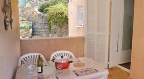 petit paradis pres ile rousse gite les cortalines Lama - Image 3