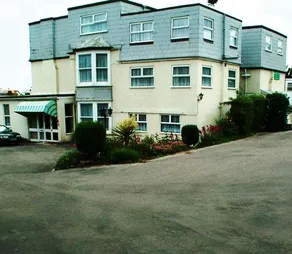 Burley Court Apartments - Image 2