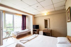 Hotel Zara Rooms - Image 3