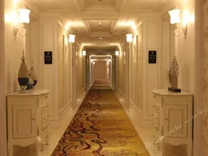 Longquan Hotel - Image 4
