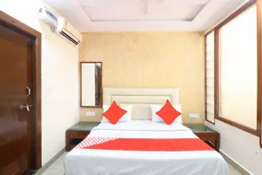 Kirandeep Hotel - Image 1