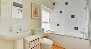 Enfield House - Image 3