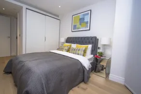 Riverlight Quay Luxury 2 bed flat - Image 2