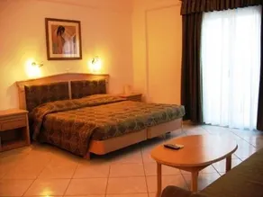 Laka Studios And Suites - Image 5