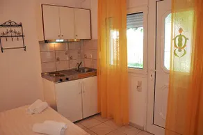Chrisi Akti Hotel - Image 3