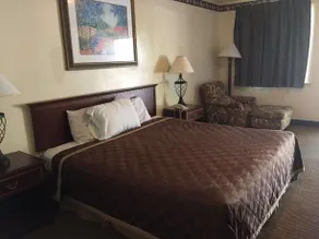 Deluxe Inn - Image 2