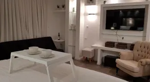 Cosy Studio in a Luxury Hotel - Image 5