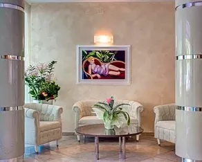 Hotel Continental - Image 2