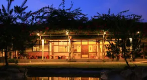 Inn By Tree - Image 1