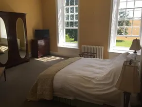 Buckenhill Manor Bed & Breakfast - Image 3