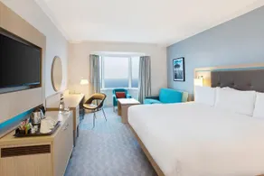 Jurys Inn Brighton Waterfront - Image 3