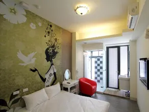 Eiffel Tower Hostel - Image 5