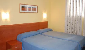 Hostal Los Claveles - Image 2