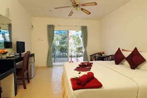 Bangtao Varee Beach Resort - Image 2