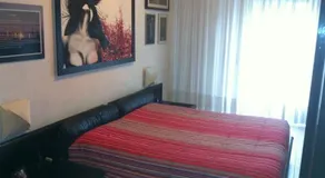 Two Beds In The Green Near The Fair - Image 4
