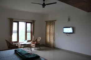 The Green Lodge - Image 4
