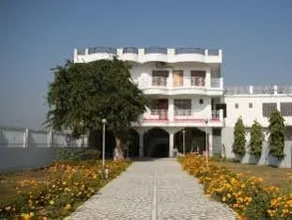 Sukrit Wellness Hotel - Image 1
