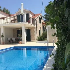Villa Julia with heated pool and hot tub, ideal for large groups - Image 1