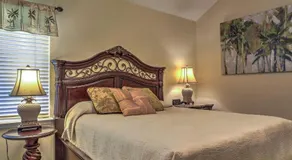 Stylish Palm Beach Gardens Apartment w/Pvt Pool - Image 4