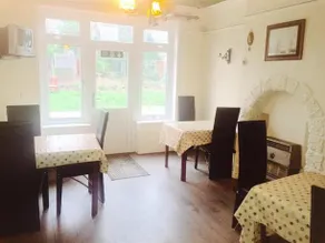 Elston Guest House - Image 4
