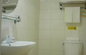 Home Inn Zhengyang Road - Image 3