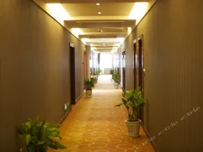 Yizhong Business Hotel - Image 4