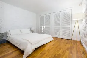 3 Bedroom 1 Bathroom Times Square D - Image 3