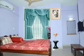 Hotel Kirthi - Image 5
