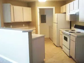 River Oaks Suites & Apartments - Image 4