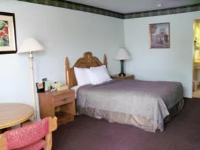 Tulsa Inn & Suites - Image 2