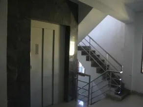 Classic Residency - Image 3