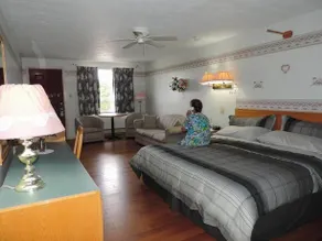 Motel Leo - Image 2
