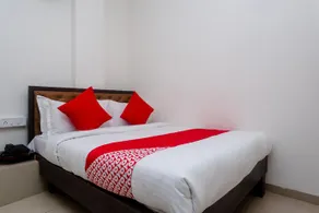 Hotel Sai Darshan by OYO Rooms - Image 4