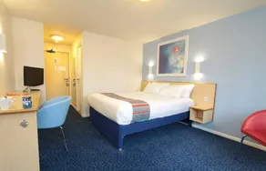 Travelodge Dumbarton - Image 2