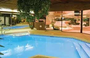 Sybaris Suites Frankfort - Image 4