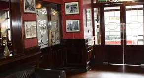 Hearns Hotel - Image 3