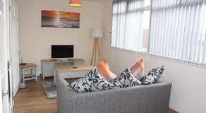 Granada 8 Selsey - Image 2