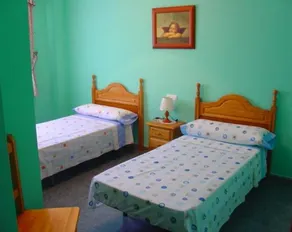 Hostal - Restaurante Carmona - Image 4