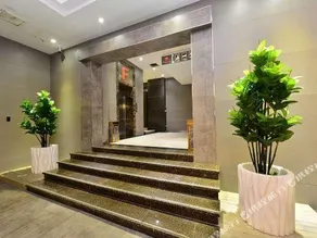 Float International Hotel - Image 5