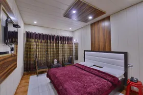 OYO 18631 Hotel King's - Image 2