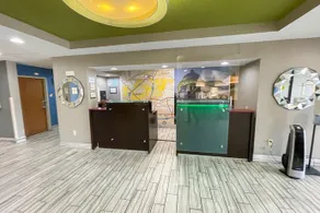 La Quinta Inn & Suites By Wyndham Jackson North - Image 5