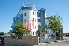 Merlin Alexandria Club Hotel - Image 4